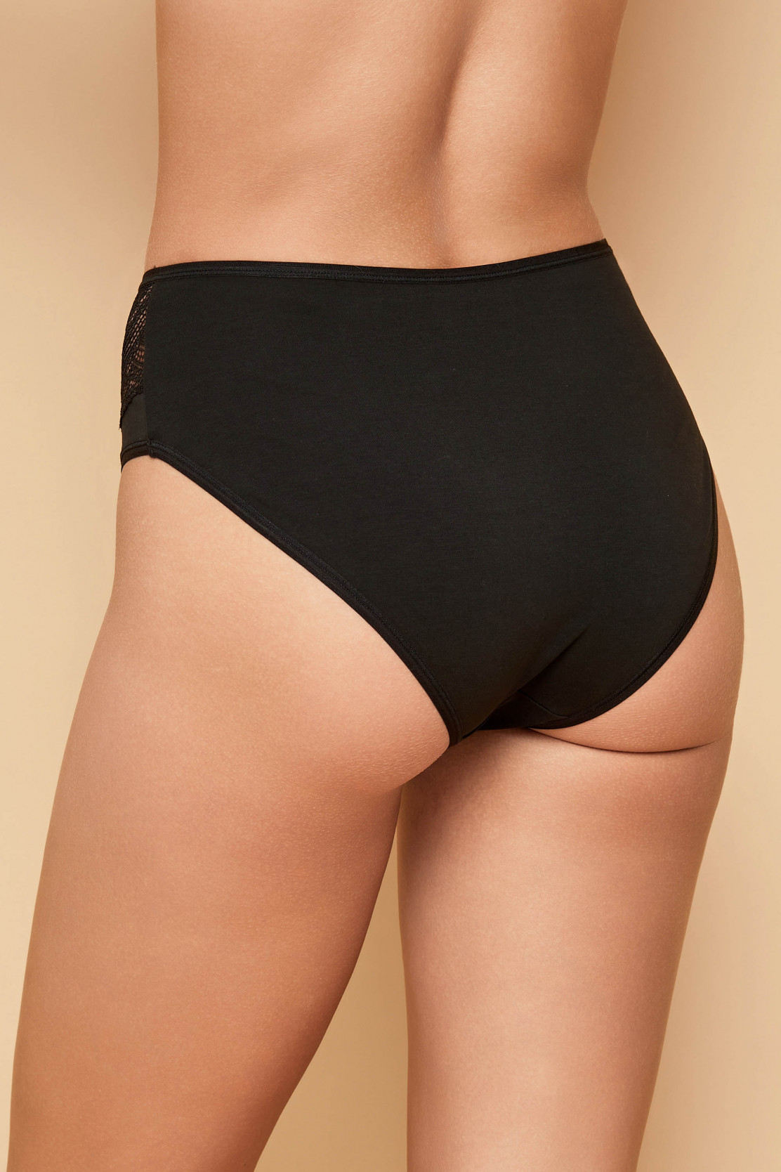 Үйдегі трусисыз анам